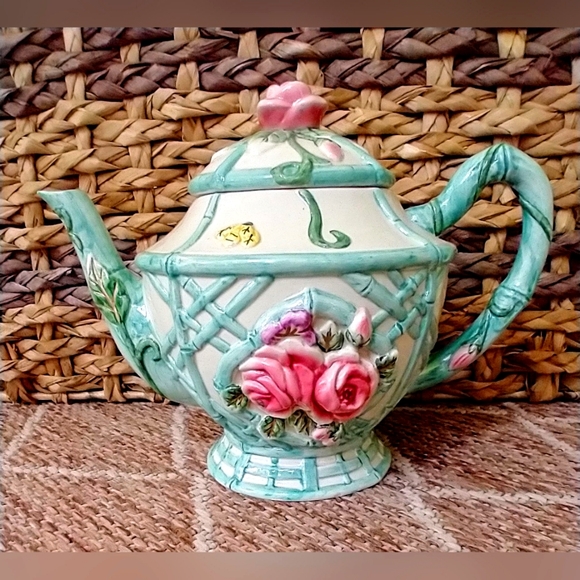 Tea Pot NWOT Fitz & Floyd Omnibus